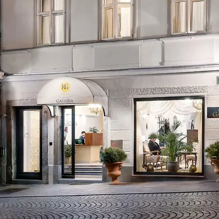 Отель Galleria 4*